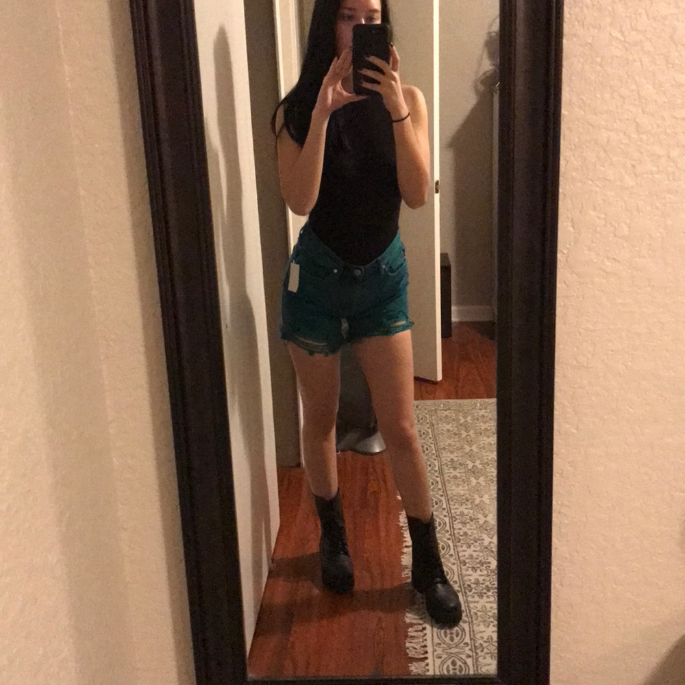 Blank NYC vintage high rise shorts turquoise sz 28